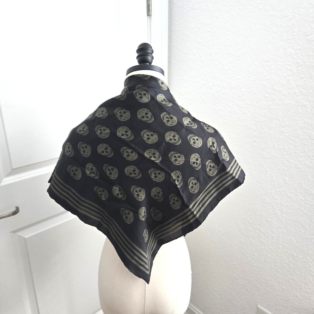 Alexander McQueen Black Olive Green Silk Skull Print Square Scarf 34.5in